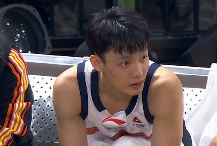 开云体育在线下载-广东狂胜合肥33分：徐杰23+6+7三分 胡明轩复出10分