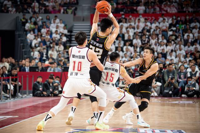 开云体育在线下载-辽宁统治篮板再下一城！李晓旭完美发挥比肩姚明